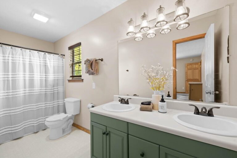 Master bath #2. Spacious, with double vanity, tub/shower combo