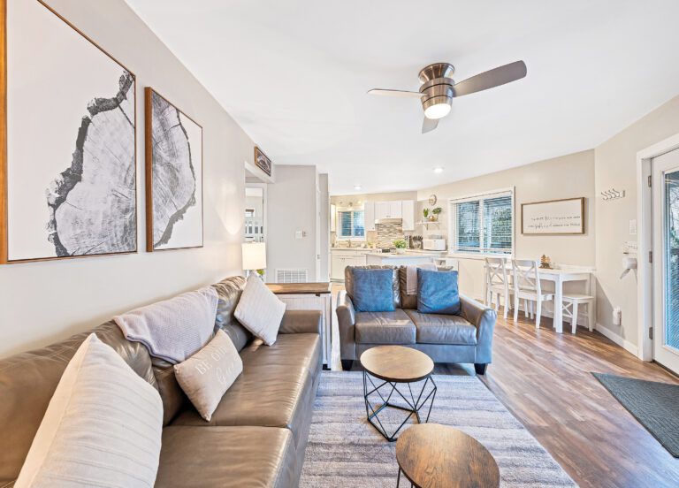 Spacious Living Room with Smart TV, dog crates, gas fireplace