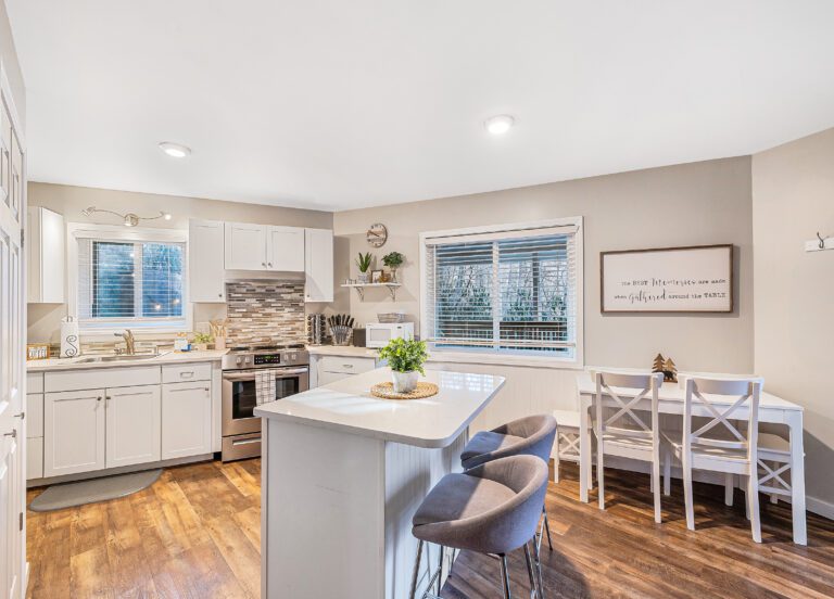 Fully stocked updated kitchen, new appliances, new kitchen table!